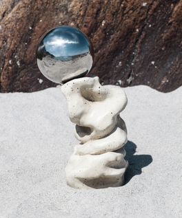 Birdsegg with mirror sphere